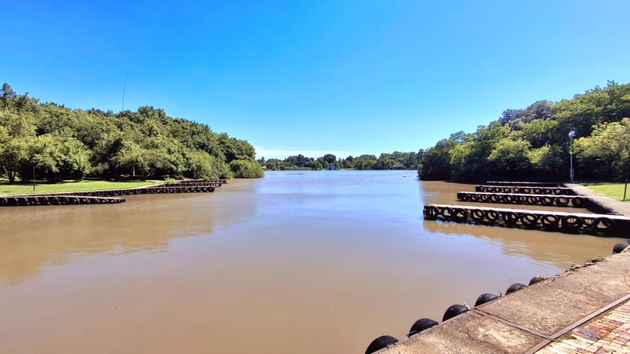 4 Bedroom Property for Sale in Boschenvaal River Front Lodges Free State